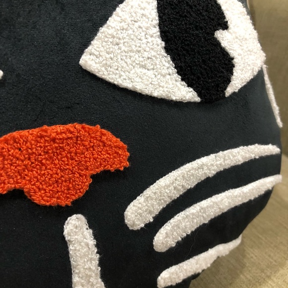 Novogratz Halloween Cat Pillow - Picture 3 of 11